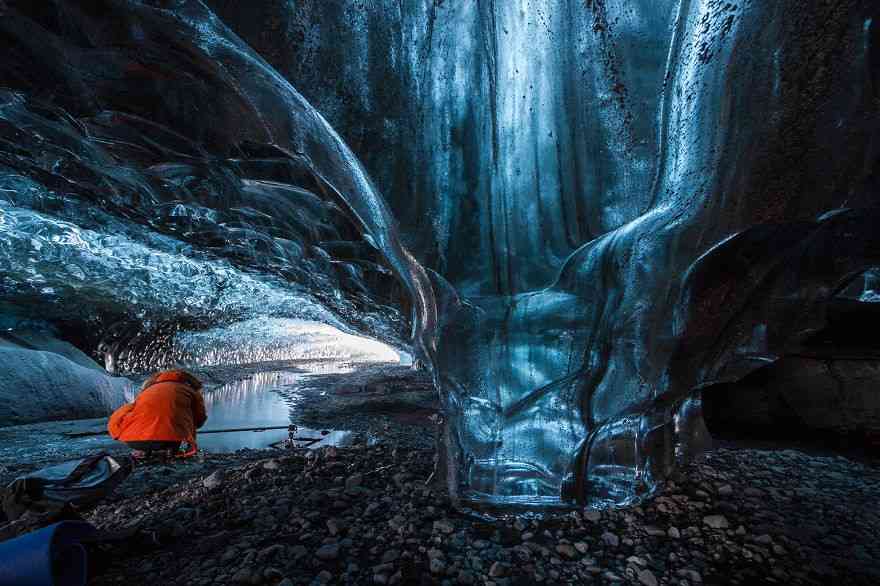 I-finally-visited-the-ice-caves-in-Iceland24__880